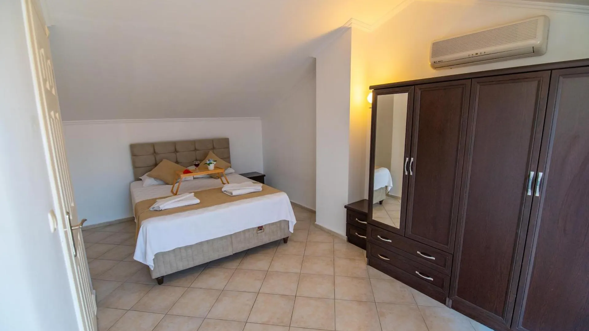 Sunset Beach Club Aqualettings Dolphin 4 Fethiye Apartmán